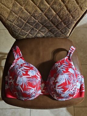 Cacique Lane Bryant Lightly Lined Full Coverage T-Shirt Underwire Red Floral Bra